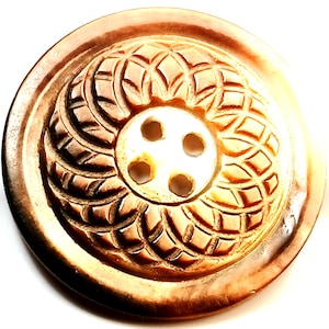 Shell Button: Carved Mother of Pearl Victorian Button 27.9mm