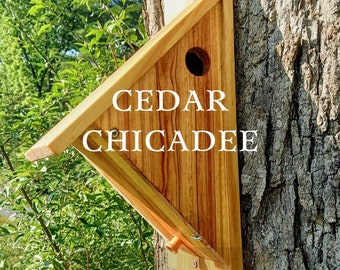 CHICADEE CEDAR BIRDHOUSE by NestedAloftArtisans • Chicadee House • Cedar Birdhouse • Natural Birdhouse • Post Birdhouse • Gift • Wren • 4800