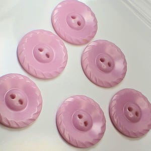 Pink Buttons: 21.6mm Floral Midcentury Pastel Glossy Vintage Plastic, Set 7