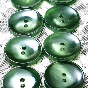 Green Ombre Dished Vintage Buttons • Faux Dyed Green Shell Sew Through Set || Classic