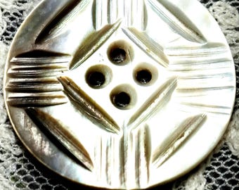 Mother of Pearl Button Carved (30.6mm, 1.20") Knit, Collection 06-378-26