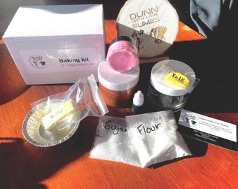 Slime baking kit! Chocolate scented cream pie **not edible**