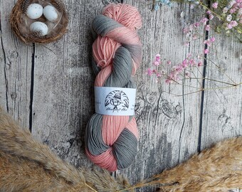 Plant-dyed wool, sock yarn, hand-dyed wool, knitting socks, crocheting