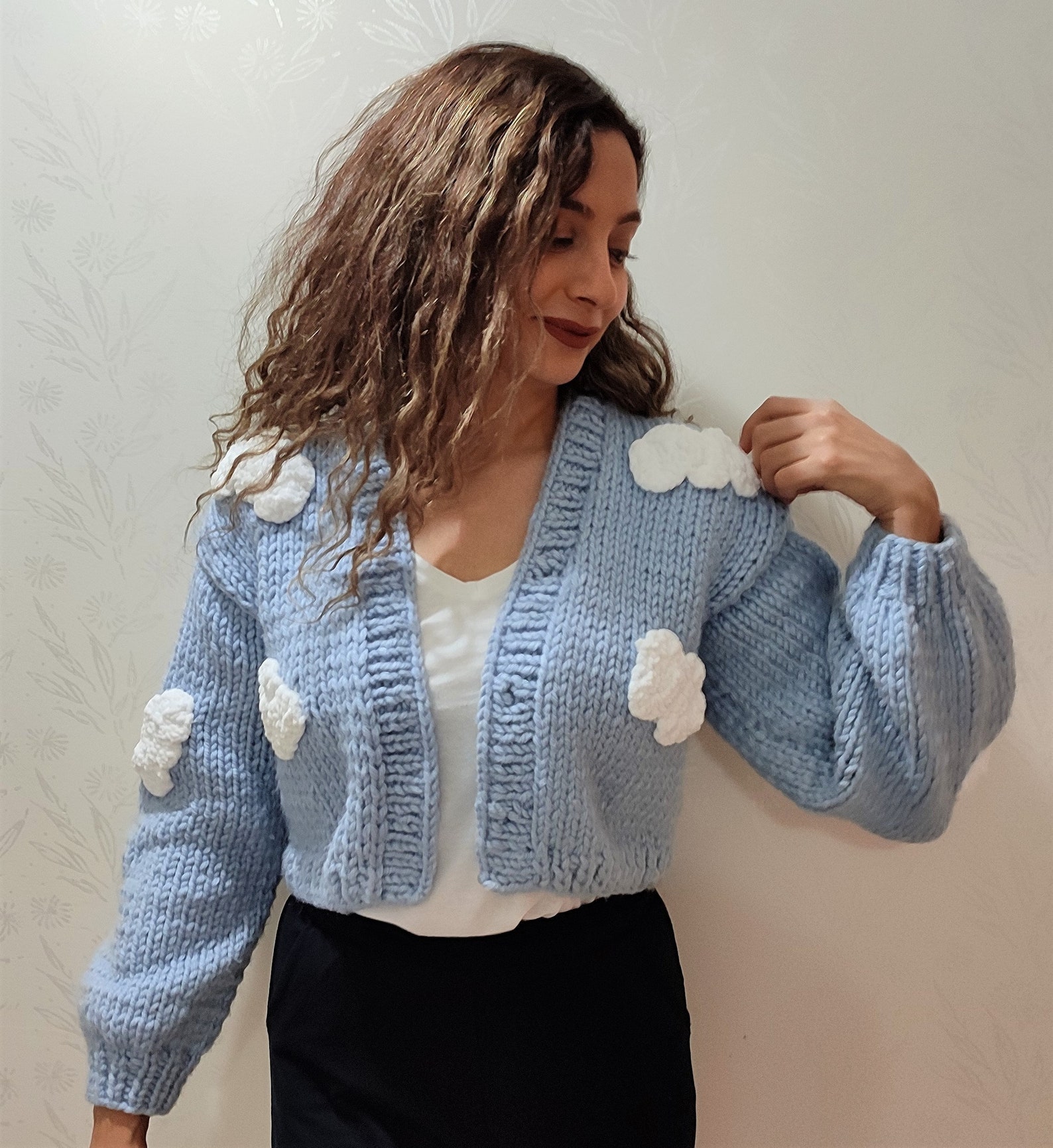 Contrast Cloud Pattern Cropped Button-Up Cardigan