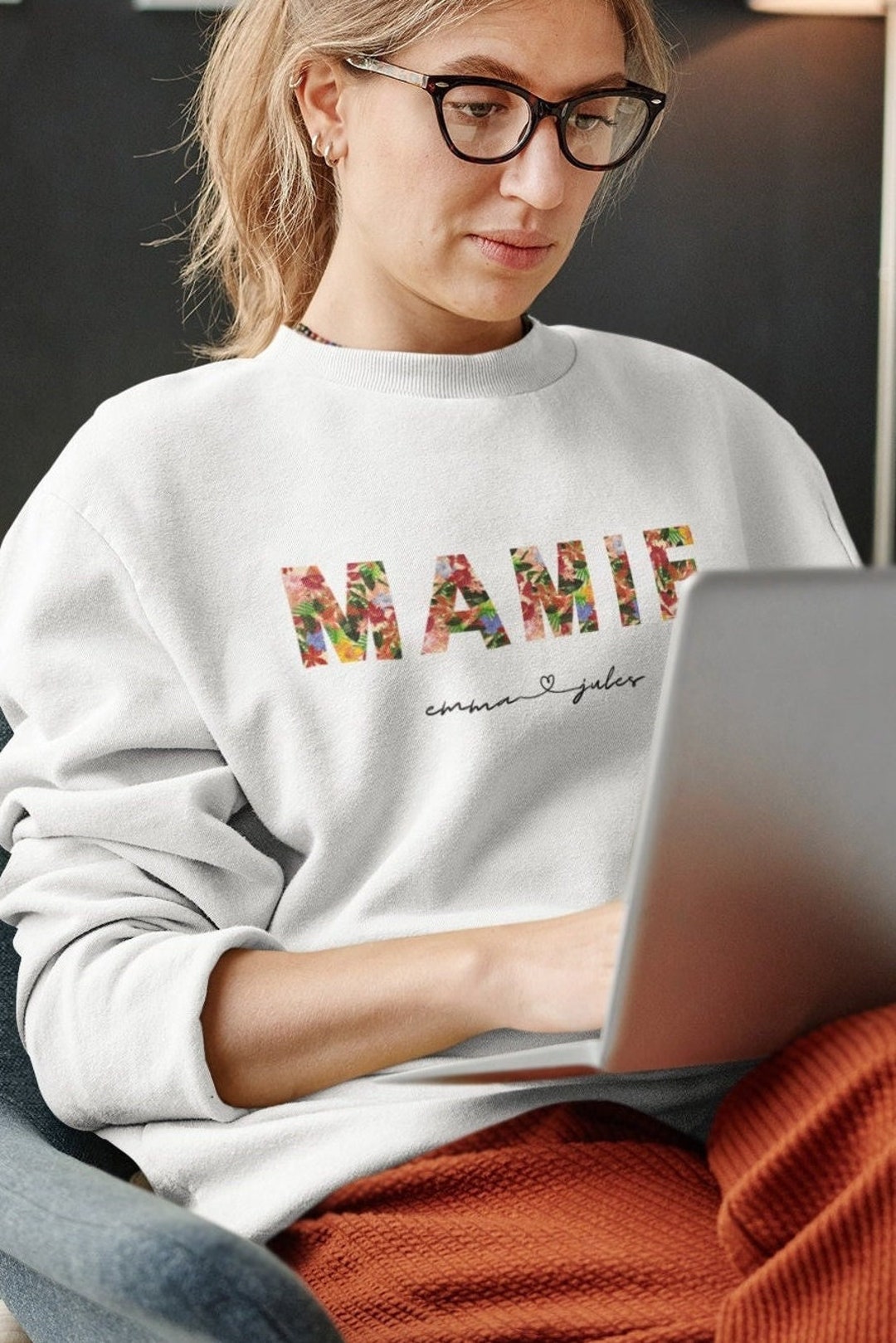 Pull Moche De Noël Personnalisé - Prénom Mamie Bonhomme De Neige - Sweat Femme Original Pour Les Fêtes