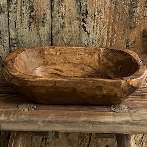 Rustic hand carved wooden bowls. Bowls are made of Spanish oak, approx. 10x6x2 but can vary by an inch. Perfect for displaying potpourri!