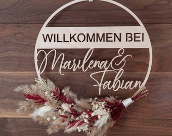 Door wreath welcome to couple names Ø20cm, Ø24cm or Ø30cm | Family name | Door sign | Dried flowers | Gift idea