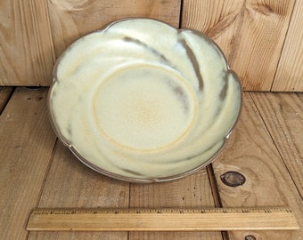 FRANKOMA Plainsman 218 Swirl Pottery Bowl Tan Yellow Large Round Scalloped Edge Centerpiece Shallow Serving Dish MCM Country Cottage Decor