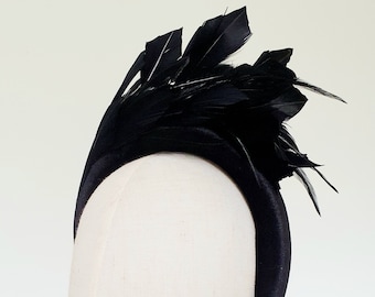 Diadema de terciopelo acolchada con plumas negras fascinador halo boda invitada carreras eventos especiales