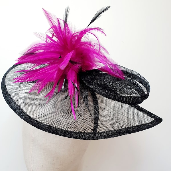 Fuchsia rose noir plumes hatinator fascinateur mariage occasion spéciale course