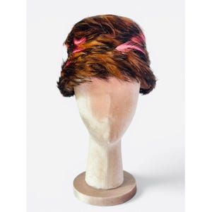 Vintage 1960\'s Mid-Century Pink Peasant Feather Toque Hat Vintage 1960s pink feather - Gem main image 2