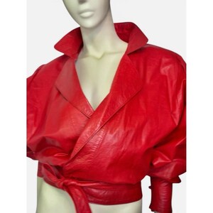 80er Atemberaubende Rote Lederjacke zum Binden mit übertriebenen Statement-Ärmeln S/M