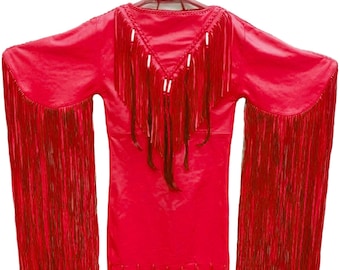 Longue robe de mariée longue femme en cuir natif rouge avec franges perlées, robe de mariée Powwow Regalia