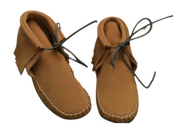 Botas mocassim de camurça com franjas feitas à mão: botinhas de couro com sola macia
