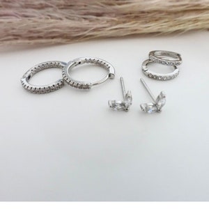 Silver Minimalist Earring Set Silver Hoops Stacking Earrings Everyday Huggie Hoops 3 Earring Set Silver three Holes Lobe Earrings Stack Set