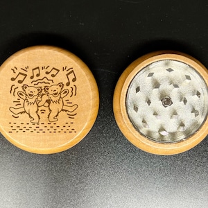 Hand made dancing bear Wooden Grinder double side engraving 2 Piece Personalized Anniversary Custom Birthday Gift Men Women Rolling