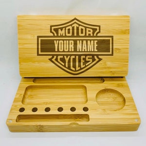 Vassoio di rotolamento in bambù inciso a laser per motocicletta, stile backflip magnetico, regalo personalizzato personalizzato per uomo e donna