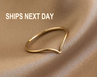 14K Gold Filled Tarnish Resistant Chevron Ring, Minimalist Dainty V Ring, 14k Gold V Band, Stacking Ring for Everyday Wear, Thin gold Ring