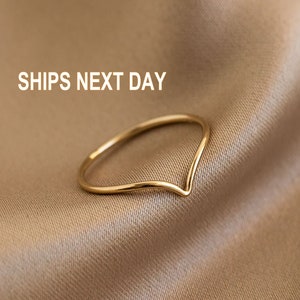 14K Gold Filled Tarnish Resistant Chevron Ring, Minimalist Dainty V Ring, 14k Gold V Band, Stacking Ring for Everyday Wear, Thin gold Ring