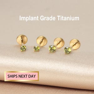 Petit labret à poussoir sans filetage Cz en titane/pierre péridot/clous en tragus/boucle d'oreille conque/piercing hélice/cartilage/20 g/18 g/16 g