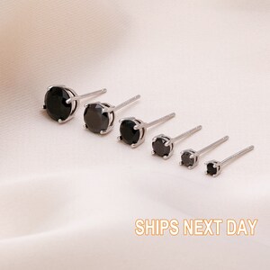 Tiny Black cz, boucles d'oreilles minimalistes Dainty, boucle d'oreille en argent sterling, boucles d'oreilles en zircone cubique noire, boucles d'oreilles pour hommes