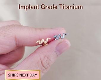 20G/18G/16G Tiny Snake Labret Flat Back Stud Titanium - tragus stud - conch earring - tragus - helix - cartilage piercing - Nose Stud