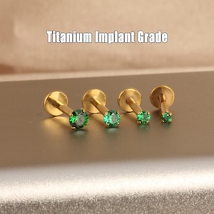 20G/18G/16G Titanium Emerald Green Stone Threadless Push Pin Labret, Flat Back Earring, Nose Stud, Cartilage Tragus Helix Stud, Small stud