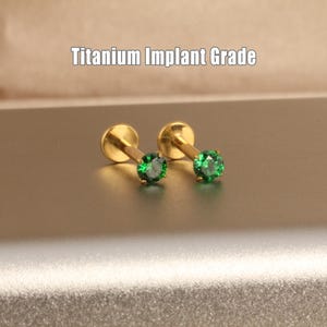 20g/18g/16g Titanium Emerald Green Cz Stone Threadless Push in Labret Nose ring stud, Flat back cz stud, nostril piercing,cartilage piercing