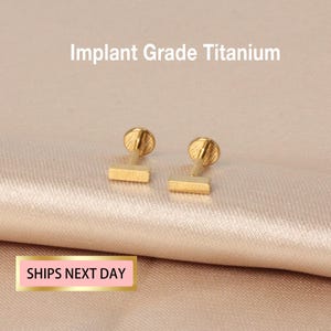 Tiny Titanium Bar Stud Threadless Push Pin Stud, Mini Bar Cartilage Earring, Tragus Stud, Flat Back Labret Stud, Helix piercing 20G/18G/16G
