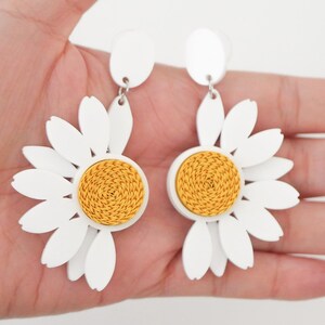 Floral Daisy Earrings, Handmade Jewelry for spring, Unique Handcrafted Gift for Her