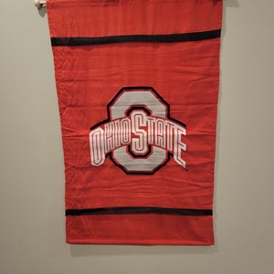 Ohio State Buckeyes NCAA Red Wall Banner. NWT. 28&#39;&#39; x 45&#39;&#39;