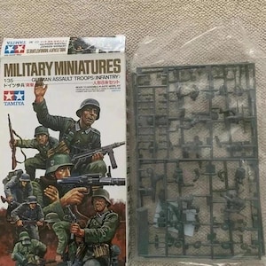 Kit de modelo militar Tamiya 1/35 Tropas de Assalto Alemãs 35030