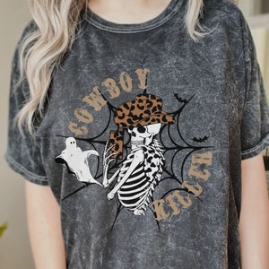 Retro Cowboy Killer Tee Cowboy Skeleton Western Graphic Tee Skeleton Cowgirl Shirt Western Crewneck Spooky Season Western Halloween