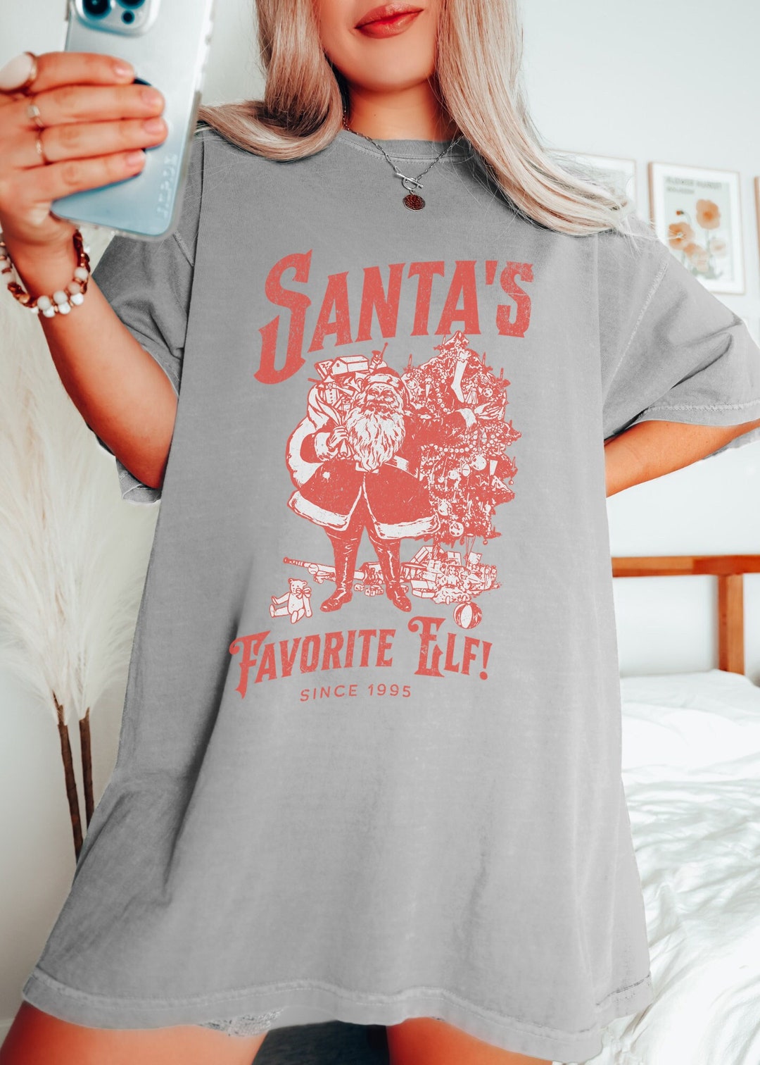 MAMA ELF Funny Christmas T-Shirt | Santa Christmas Shirt