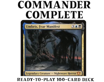 Könnte beinhalten: Ein Commander Complete Kartenspiel mit der Karte "Umbris, Fear Manifest". Die Karte hat einen blauen und goldenen Rand mit einer dunklen, ominösen Illustration einer Kreatur. Der Text oben lautet "COMMANDER COMPLETE" und unten "READY-TO-PLAY 100-CARD DECK".
