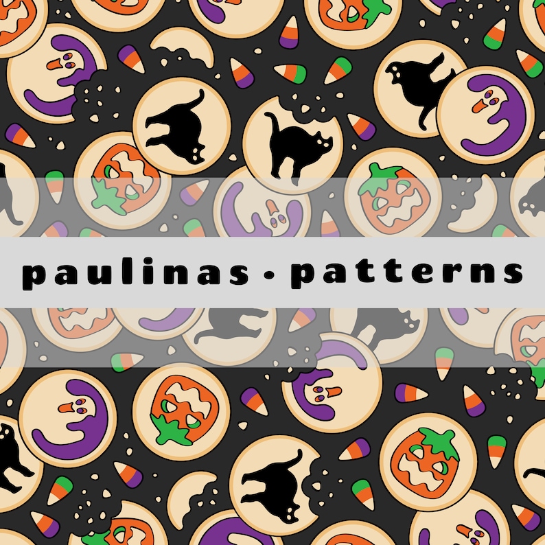 Puede incluir: Un patr&oacute;n sin costuras que presenta galletas con tem&aacute;tica de Halloween con varios dise&ntilde;os, incluyendo calabazas, gatos negros y fantasmas. Las galletas est&aacute;n sobre un fondo negro con chispas y ma&iacute;z dulce.