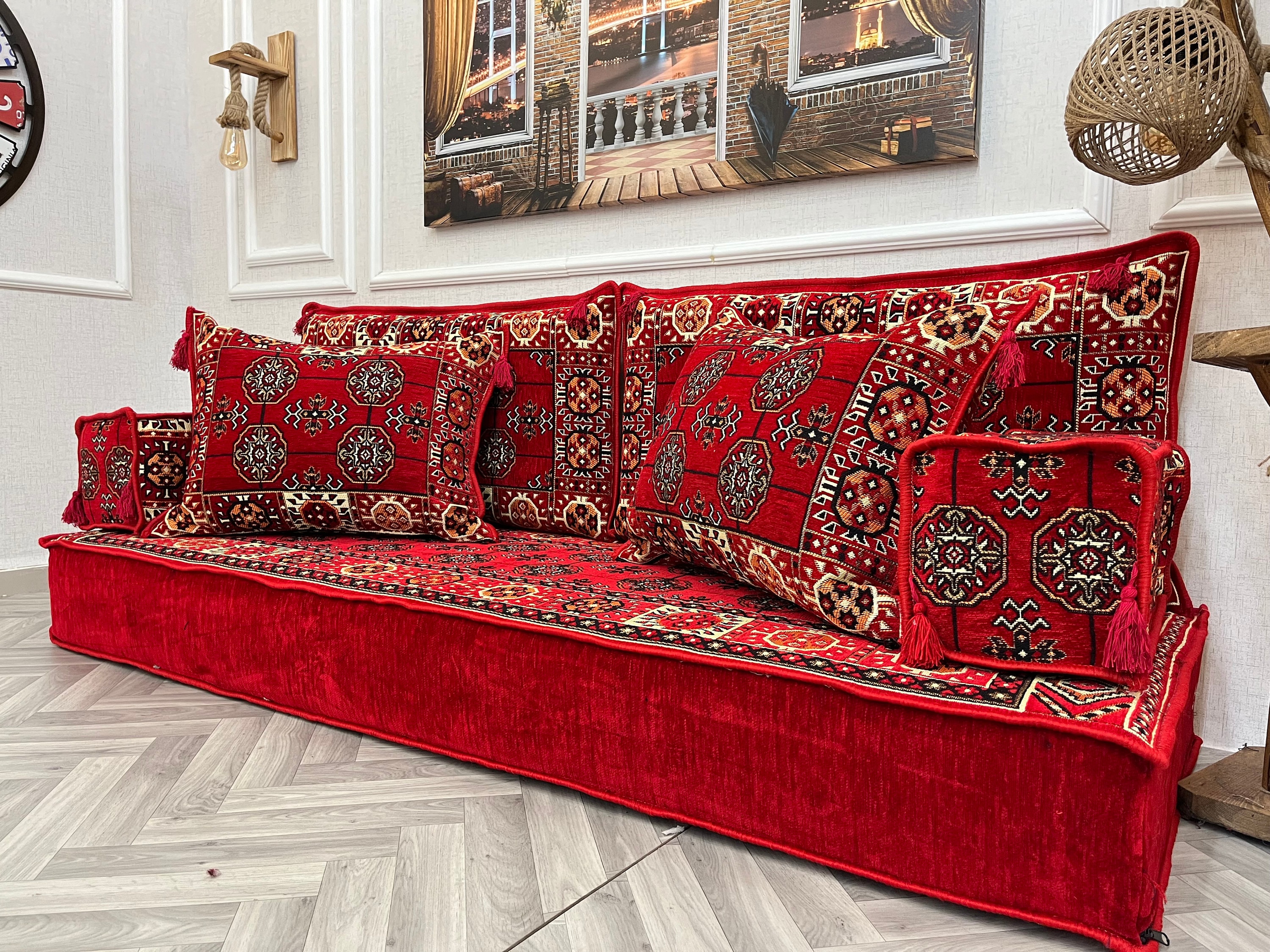 8インチ厚の赤いアラビア風フロアソファ：枕付きボヘミアン風モロッコ