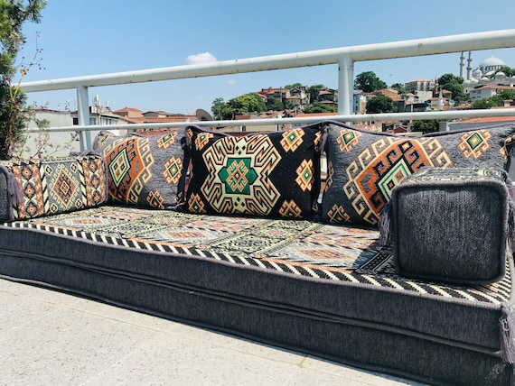 8 '' dicker anthrazitfarbener Bodensitzset, arabisches Sofa, Bodenkissen, Outdoor-Couch