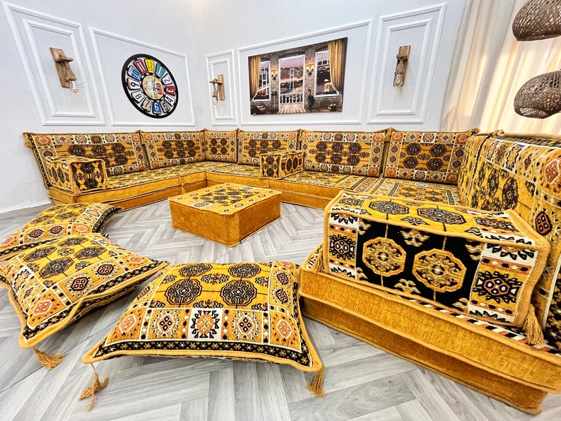 Canapé de salon en forme de U de 8'' d'épaisseur, ensemble de sièges au sol, canapés de sol Boho, Majlis arabe, ensemble de canapés de sol authentiques jaune moutarde U Set+Ottoman+Pillow