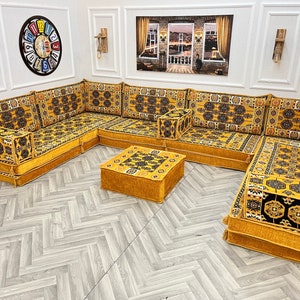 Canapé de salon en forme de U de 8'' d'épaisseur, ensemble de sièges au sol, canapés de sol Boho, Majlis arabe, ensemble de canapés de sol authentiques jaune moutarde U Sofa + Ottoman