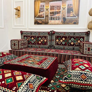 Ensemble de fauteuils de sol Majlis traditionnels du Moyen-Orient - Coussins de canapé et ottomane arabes - Décoration d'intérieur tribale bohème - Canapé de sol marocain