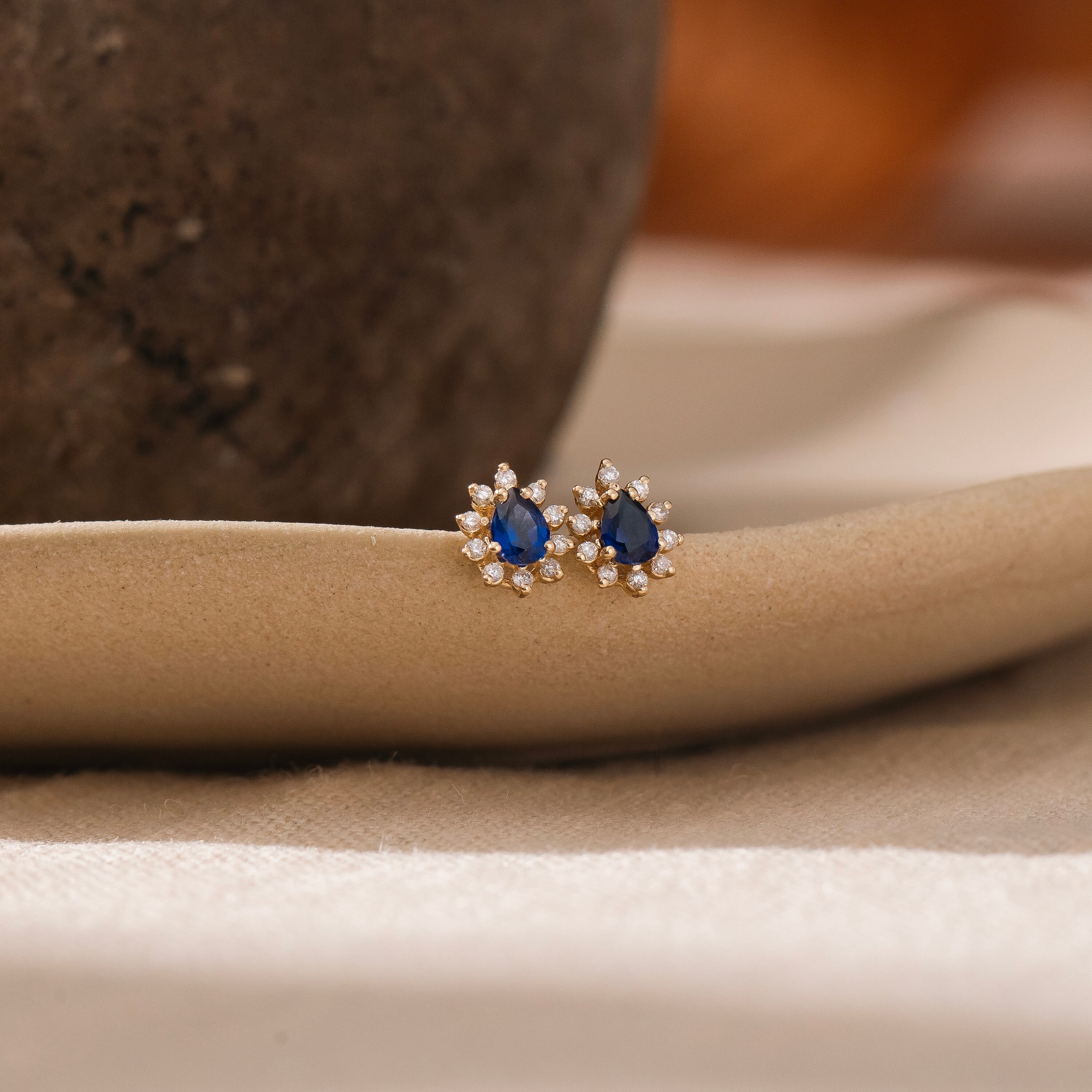 Gold hotsell sapphire studs
