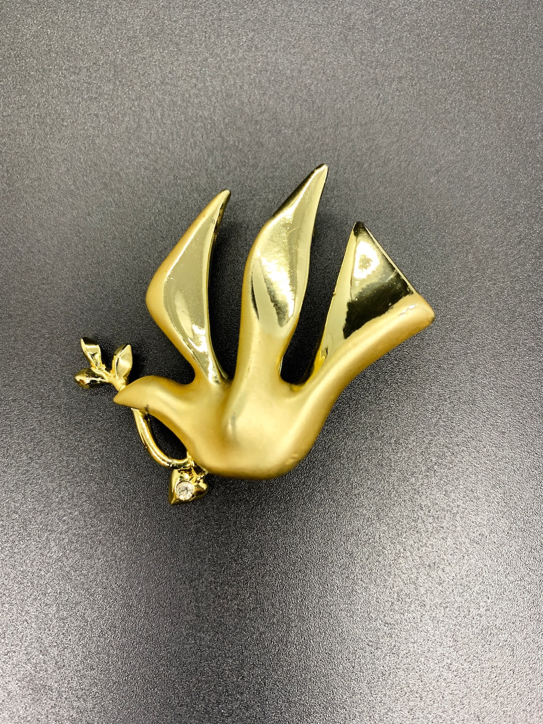 Vintage Signed Giusti Peace Dove Pin Brooch With Dangling Crystal in