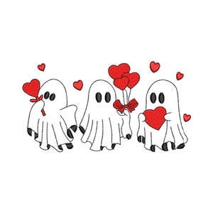 Puede incluir: Tres fantasmas blancos con corazones rojos. Un fantasma sostiene un ramo de globos rojos en forma de corazón, otro sostiene un corazón rojo y el tercero sostiene una piruleta roja en forma de corazón.