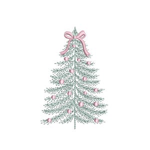 Pode incluir: Design de árvore de Natal bordada com um laço rosa no topo e enfeites rosa. A árvore é de cor verde claro e tem uma aparência detalhada e costurada. O design está em um fundo branco.