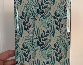 Leafy Greens Restaurant Server Book: Cafe Waitstaff Organizer
