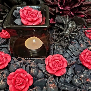 Teakwood Mahogany Wax Melts: Rose & Skull Soy Blend