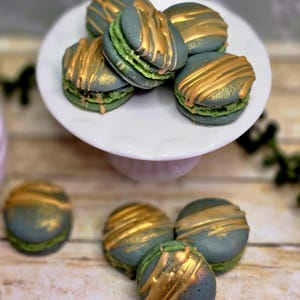 Pistachio Macaron Wax Melts: Bakery Scented Soy Wax Treats