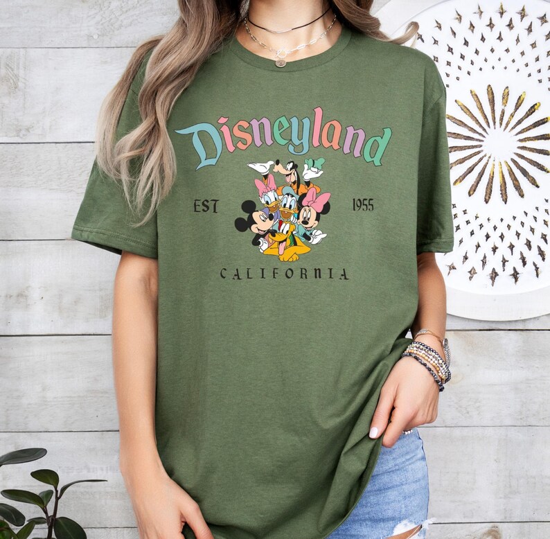 Camiseta retro de Disneyland California: camiseta de Mickey y sus amigos, camiseta de vacaciones familiares de Disney, camiseta de viaje a Disney, camiseta de grupo, camiseta familiar a juego imagen 6