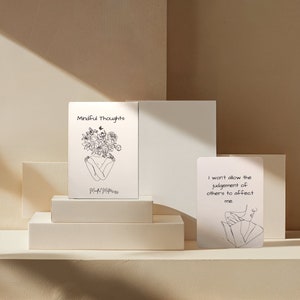 Des cartes d'affirmation audacieuses pour vous rappeler que vous êtes authentique, des encouragements pour la meilleure amie dans une boîte, un cadeau parfait pour s'épanouir